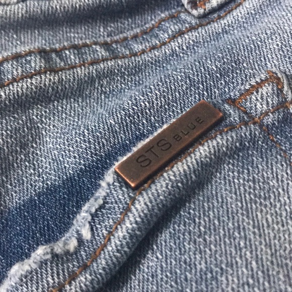 STS Blue High-Rise stretchy shorts - Picture 3 of 5